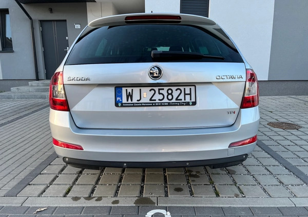 Skoda Octavia cena 35000 przebieg: 234000, rok produkcji 2015 z Warszawa małe 326